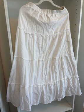 Edikted Women’s White Tiered Cotton Skirt small